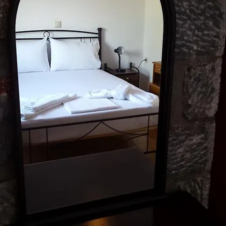 شقة Mani Drosopigi Stonehouse *