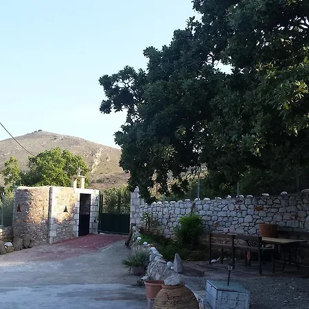 Mani Drosopigi Stonehouse Apartment